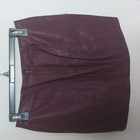 ree People Modern Femme Faux-Leather Mini Skirt Size 4 Berry/Plum/Purple - Picture 5 of 11